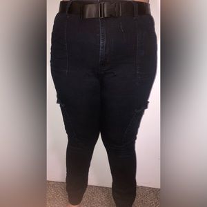 Dark blue/black cargo pants, unique belt buckle